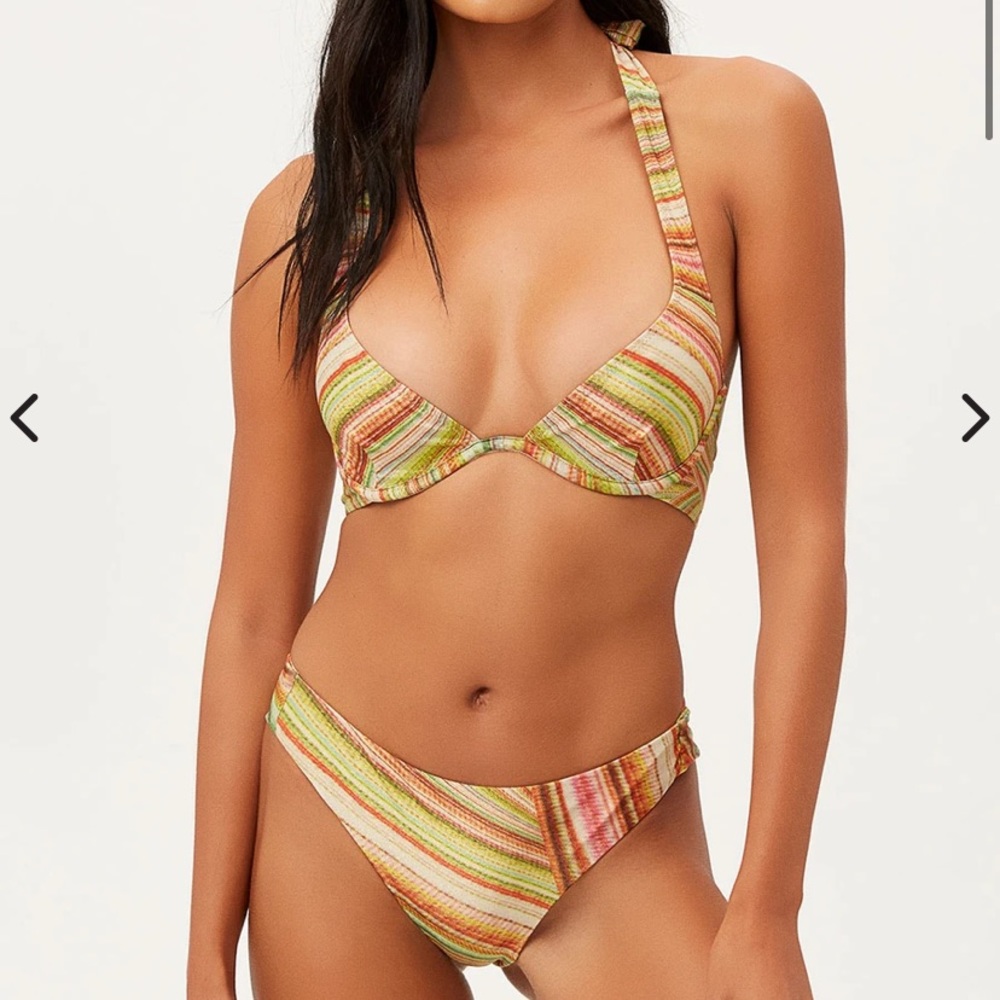 Frankie’s bikinis top